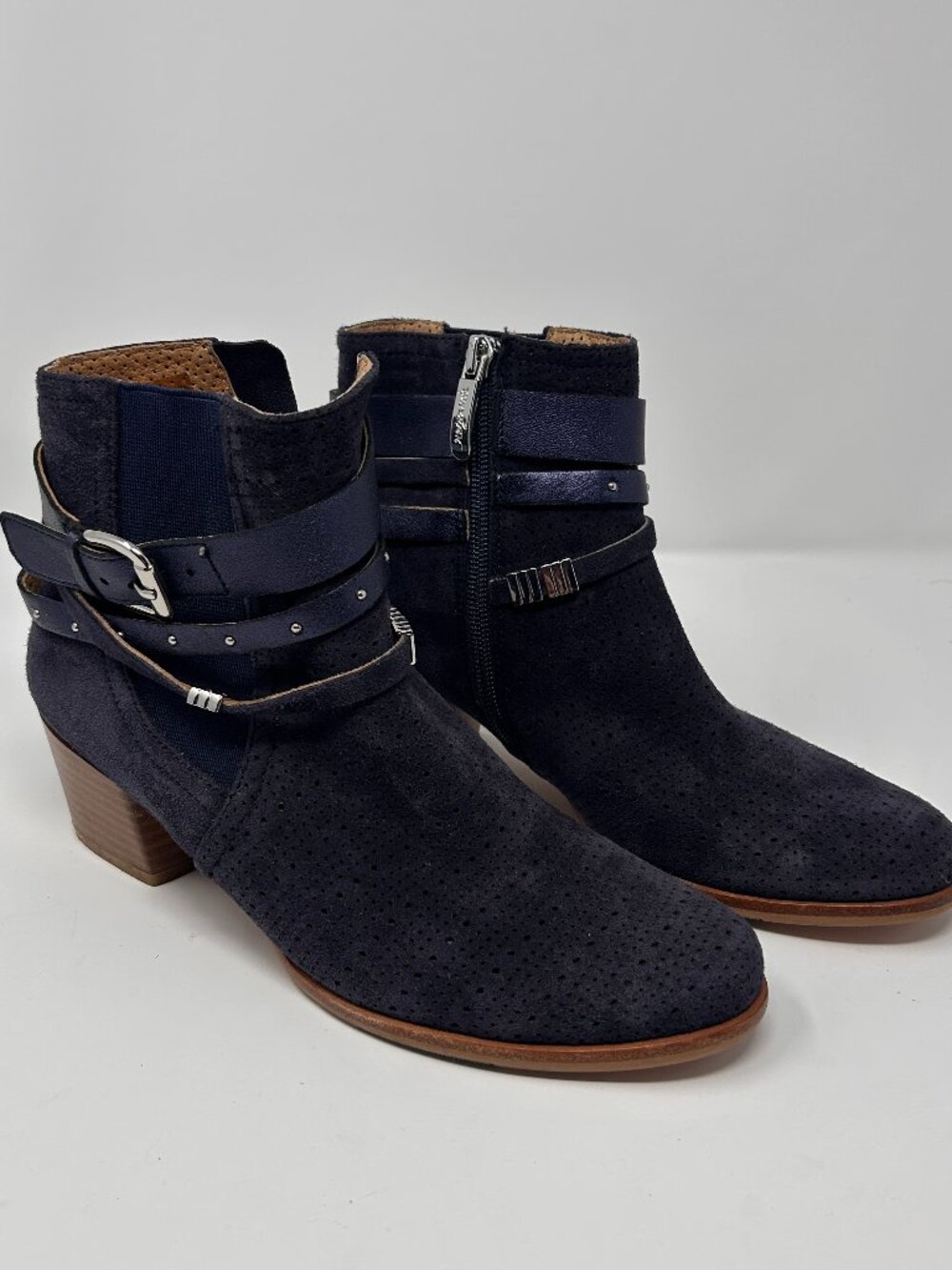 Regarde Le Ciel Navy Perforated Suede Ankle Boots EU 36 US 5.5 Block Heel